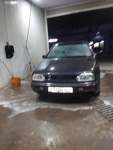 ауди а6 с4 1: Volkswagen Golf: 1993 г., Кол менен иштөөчү, Хетчбек — 1