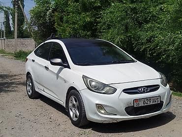 Hyundai Solaris: 2012 г., 1.4 л, Механика, Газ, Седан