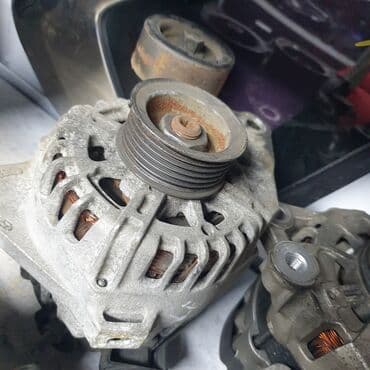 генератор 211: Генератор Hyundai 2017 г., Б/у, Оригинал — 1