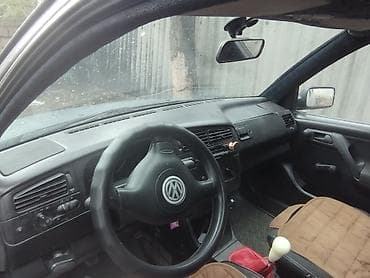 b class: Volkswagen Golf: 1993 г., 1.9 л, Ручные, Дизель, Хэтчбэк — 8