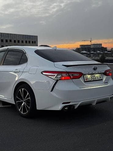 es 200: Toyota Camry: 2019 г., 2.5 л, Автомат, Гибрид, Седан — 6