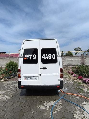 Унаа: Mercedes-Benz Спринтер: 2002 г., 2.2 л, Кол менен иштөөчү, Дизель, Van — 2