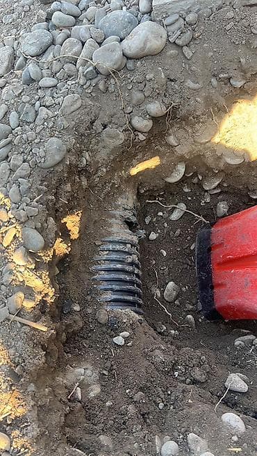 стройител: Услуги по поиску и ремонту повреждений кабеля/коммуникаций в земле - — 1