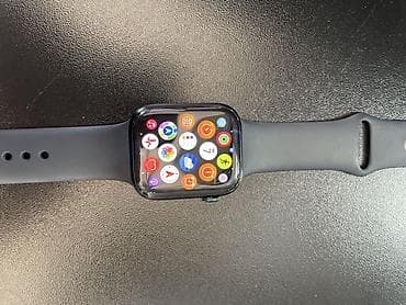 Apple Watch: Apple Watch Series 6 (GPS), 44 мм, корпус в цвете Space Gray с черным — 1