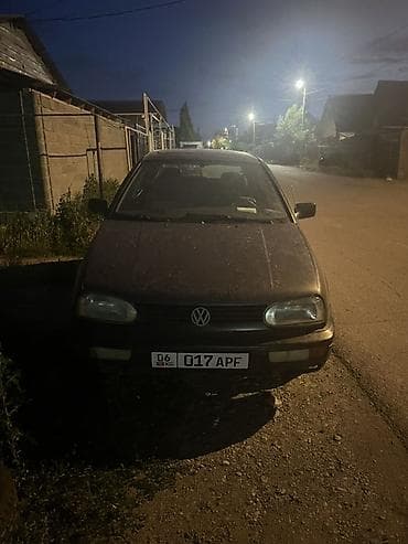 сурочно: Volkswagen Golf: 1994 г., 1.6 л, Механика, Бензин, Хэтчбэк — 4