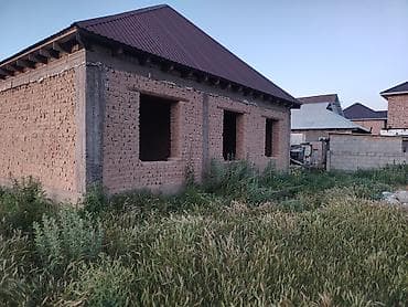 Недвижимость: Продаётся недостроенный одноэтажный дом с хозпостройкой.Цена — 7