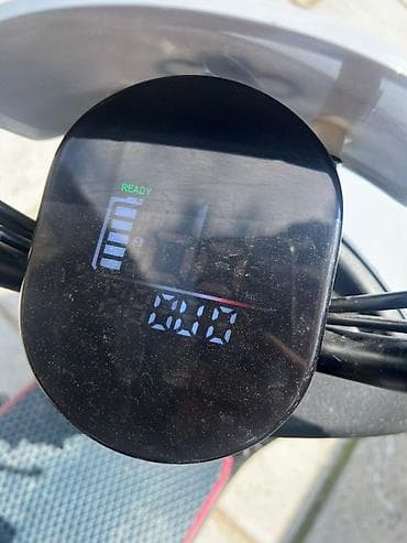 электроний скутер: 🛵 Продаётся электроскутер 📌 Максимальная скорость: 45–50 км/ч 📌 Запас — 5