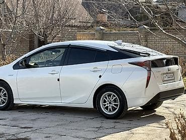 Toyota Prius: 2017 г., 1.8 л, Автомат, Гибрид, Лифтбек — 7