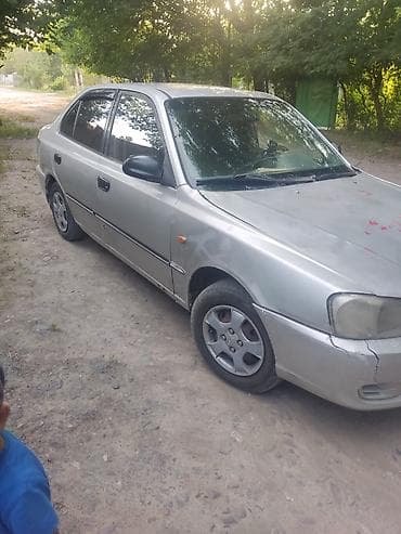 Hyundai Accent: 2000 г., 1.3 л, Механика, Бензин, Седан at lalafo.kg Hyundai Accent: 2000 г., 1.3 л, Механика, Бензин, Седан