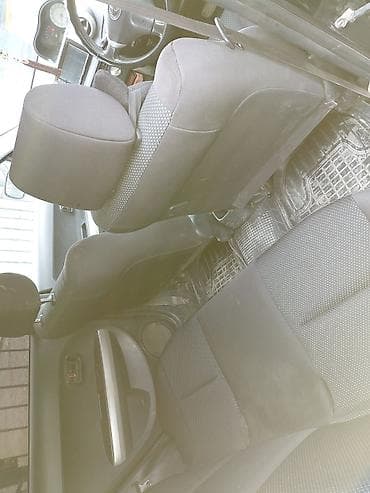 Toyota: Toyota Ist: 2003 г., 1.3 л, Автомат, Газ, Универсал — 3