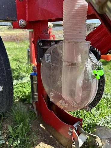 мини техника: Пневматическая четырехрядная сеялка точного высева - Тип — 5