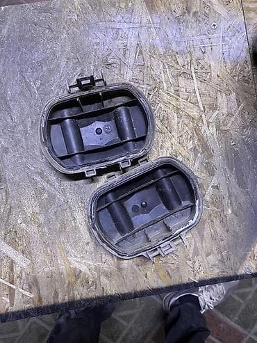 Крышки w210 Mercedes-Benz туманики в отличном состоянии все крепление