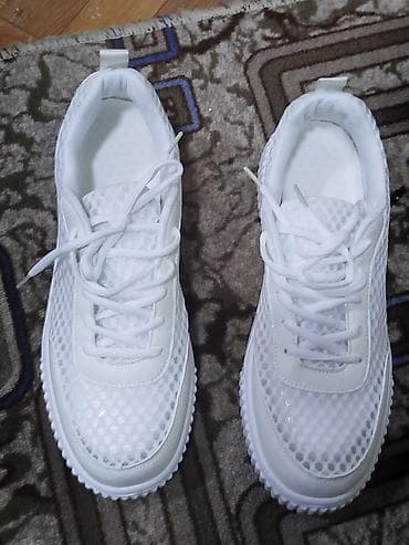 nike react: Лёгкие белые кроссовки - Размер: 45 / 46 маломерки. маркировка — 5