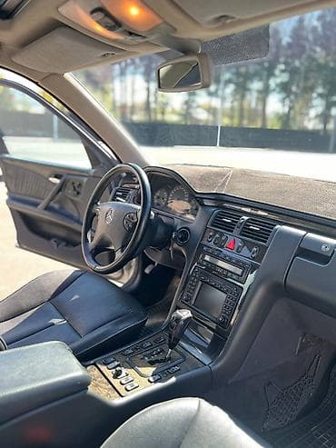 Mercedes-Benz E-Class: 2001 г., 4.3 л, Автомат, Бензин, Седан — 10