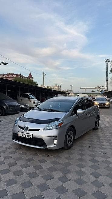Toyota: Toyota Prius: 2013 г., 1.8 л, Вариатор, Гибрид, Лифтбек — 2