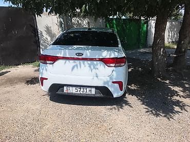 Унаа сатуу: Kia Rio: 2019 г., 1.4 л, Кол менен иштөөчү, Бензин, Седан — 5