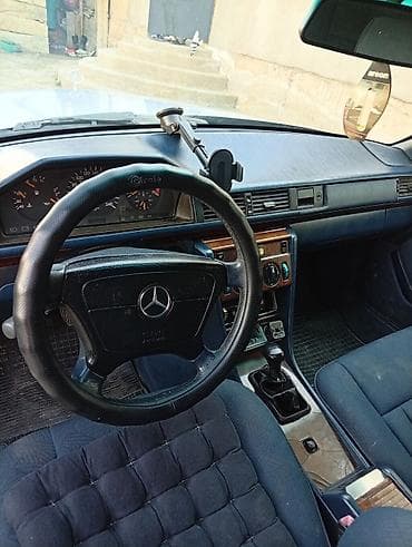 cl class: Mercedes-Benz W124: 1993 г., 2.2 л, Ручные, Бензин, Седан — 5