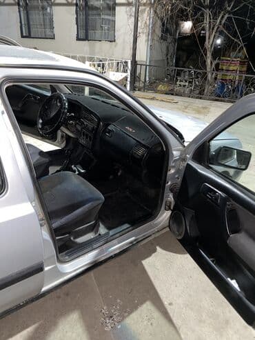 205 65 15 с: Volkswagen Golf: 1993 г., 1.4 л, Механика, Бензин, Хэтчбэк — 8