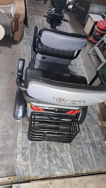 электронный мопеды: Электроскутер-трицикл «Vintage» с пассажирским салоном Описание: - — 3