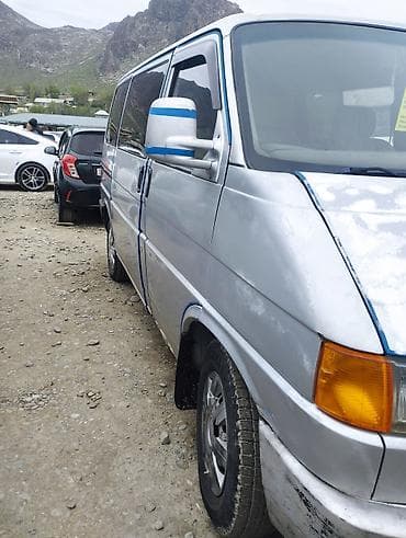 Унаа: Volkswagen Transporter: 1990 г., 2.4 л, Кол менен иштөөчү, Дизель, Вэн/Минивэн — 4