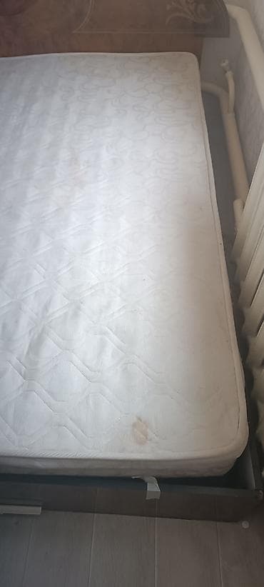 дф: Спальный матрас, Б/у, Двуспальный, Пружинный, Жаккард, Матрасы средней жесткости — 1