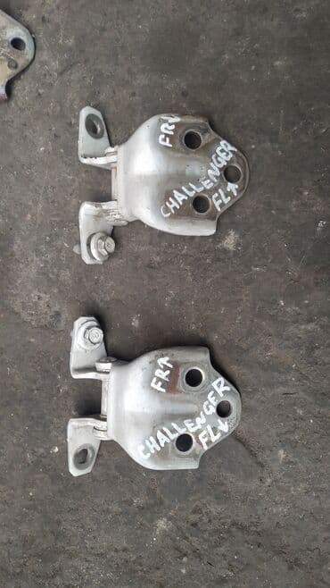 запчасти на мицубиси паджеро 2: Mitsubishi Montero Sport петля двери, Митсубиси Монтеро Спорт дверная — 1