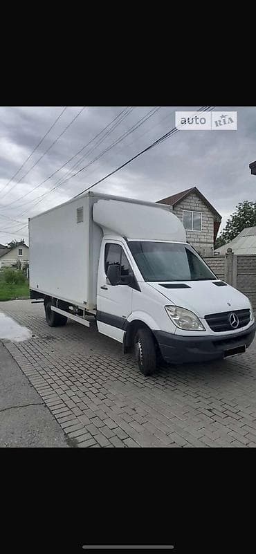 уй эмерек: Буйрутма берүү Мерседес жүк ташуучу спринтер, Эмерек ташуу, Жүк ташуучу жумушчусу менен — 2