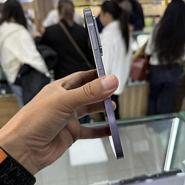 pixel 9a: Samsung Galaxy A56 5G, Б/у, 256 ГБ, цвет - Серый, 2 SIM — 6