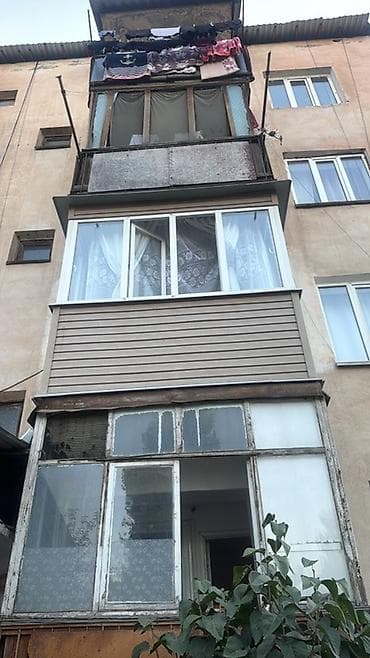 обувь белая: Продаю квартиру по адресу.г.Кара-Балта.кв.Ковровщиков д.7 5/5 без — 1