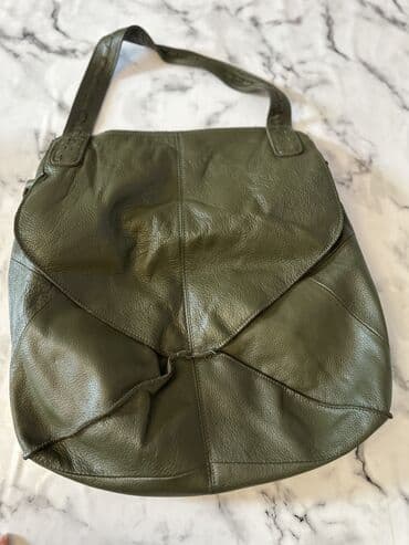 фирменные часы: Кожаная сумка, вместительная очень красивый богатый цвет 2500с — 2