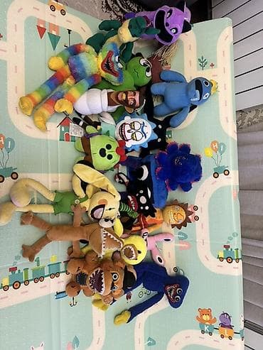 За все вместе 1500 сомПлюшевые игрушки из популярных игр и мультсерий