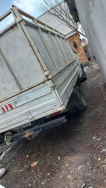 daf cf: Грузовой бортовой автомобиль Mercedes-Benz (серия T2/Transporter) — 3