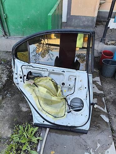 lada priora: Задняя левая дверь для легкового автомобиля на запчасти имеется — 1