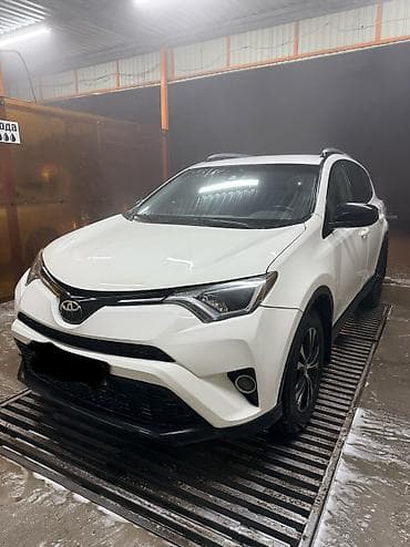 Toyota RAV4: 2018 г., 2.5 л, Автомат, Бензин, Кроссовер