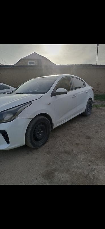 Транспорт: Kia Rio: 2019 г., 1.4 л, Механика, Бензин, Седан — 1