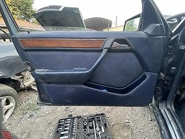салон автомобиля: Продаю Комплект салона для автомобиля Mercedes-Benz W124 (седан) Очень — 5