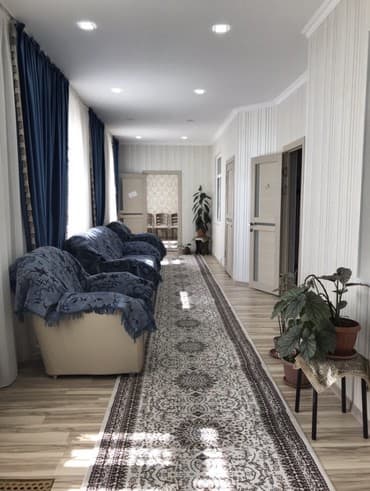 обмен квартиру на дом бишкек: Полдома, 127 м², 4 комнаты, Собственник — 7