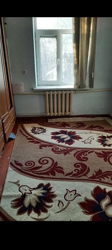 Үйлөр: 63 м², 4 бөлмө, Унаа токтотуучу жай, Забор, тосулган — 5