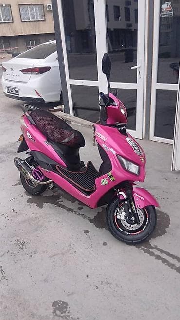 gilera runner: Скутер компактного класса в ярком розовом цвете с тюнингом и — 1