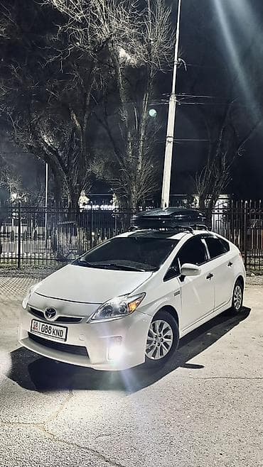 Toyota Prius: 2013 г., 1.8 л, Автомат, Гибрид, Хэтчбэк