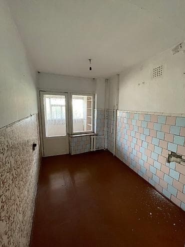 auto.kg bishkek: 3 комнаты, 58 м², 2 этаж, Старый ремонт — 5