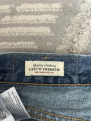levis: Джинсы мужские, 2 пары. 1) Узкие джинсы синего денима с эффектом — 4