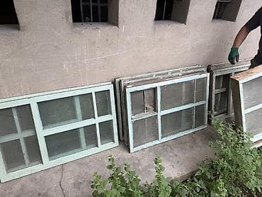 Деревянные оконные рамы со стеклом, винтажный стиль - Материал