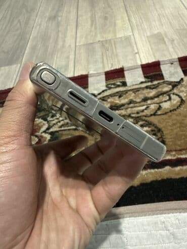 купить телефон за 1.000: Samsung Galaxy S24 Ultra, Б/у, 256 ГБ, 2 SIM, eSIM — 4