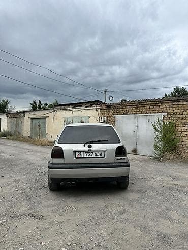 Унаа сатуу: Volkswagen Golf: 1992 г., 1.8 л, Кол менен иштөөчү, Бензин, Хетчбек — 4