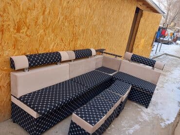 типовые размеры кухонной мебели: Уголок кухонный 2.50х1.50. Стол 190х90 5 пуфик — 5