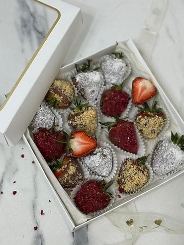 клубника в шоколаде ош: Набор клубники в шоколаде в подарочной коробке. - Крупная свежая — 5