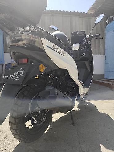 мотороллер бука: Макси-скутер 150 куб. см, Бензин — 6