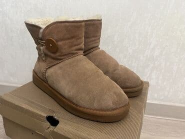 Продаю женские зимние угги, натуралка