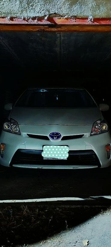 Toyota Prius: 2015 г., 1.8 л, Автомат, Гибрид, Хэтчбэк